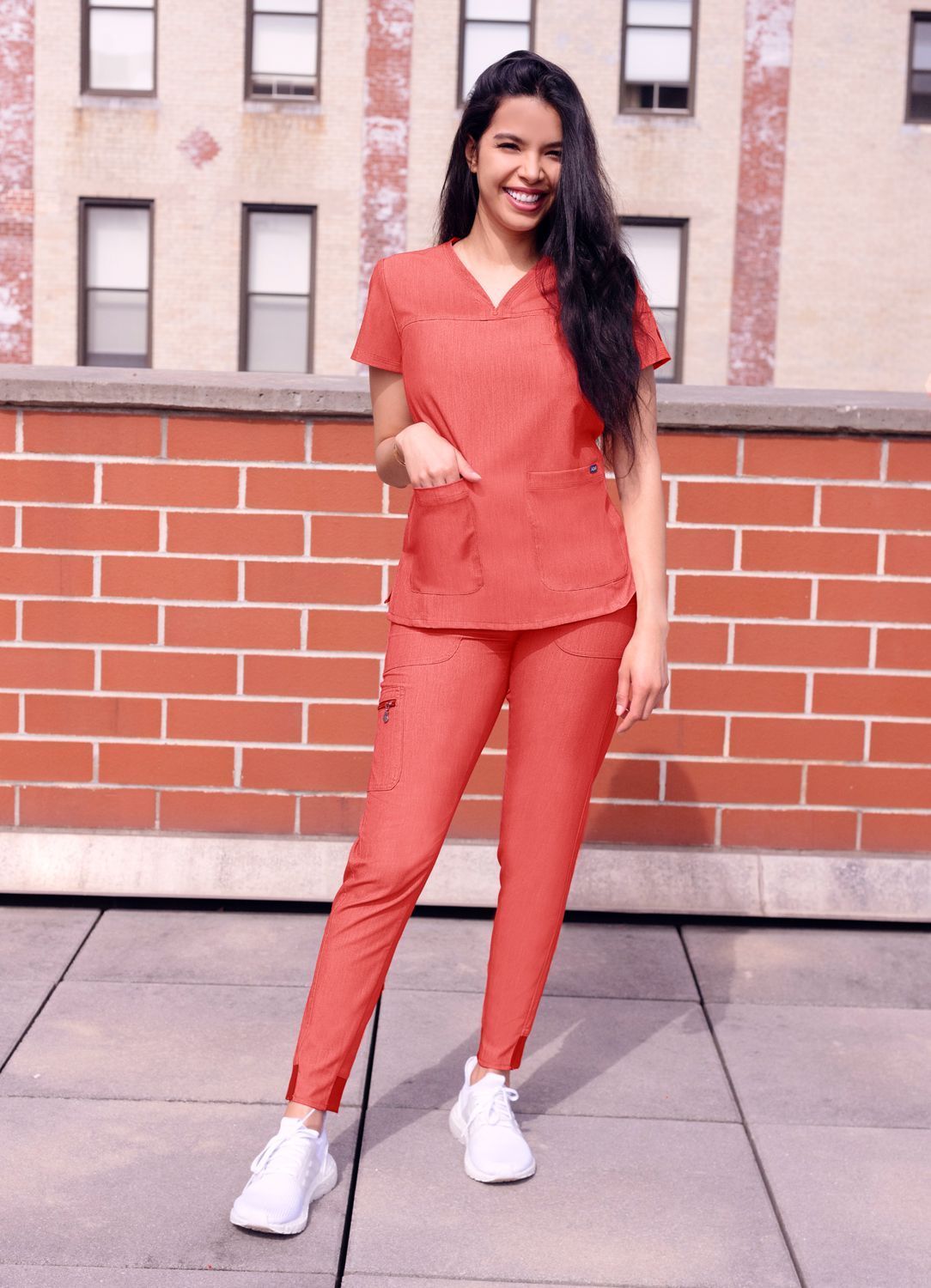 Blusa médica con escote en V y escote en forma de corazón para mujer, colección Pro Heather, estilo: P4210