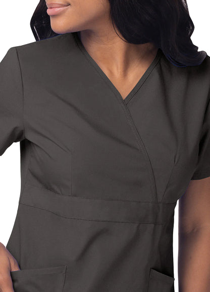 Conjunto médico con pantalón cargo y blusa cruzada para mujer
 Colección Sivvan
 Estilo: S8401